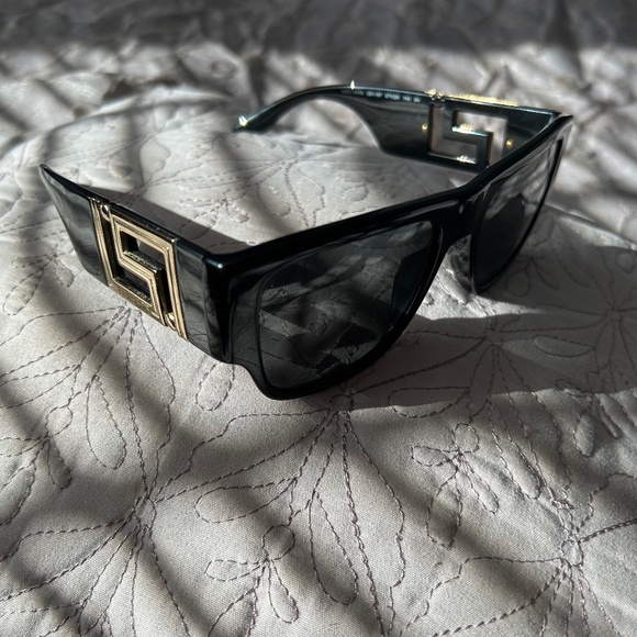 Versace Black Sunglasses - Picture 2 of 4